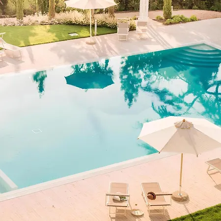 Lovely Fasanella 54: Pool & *